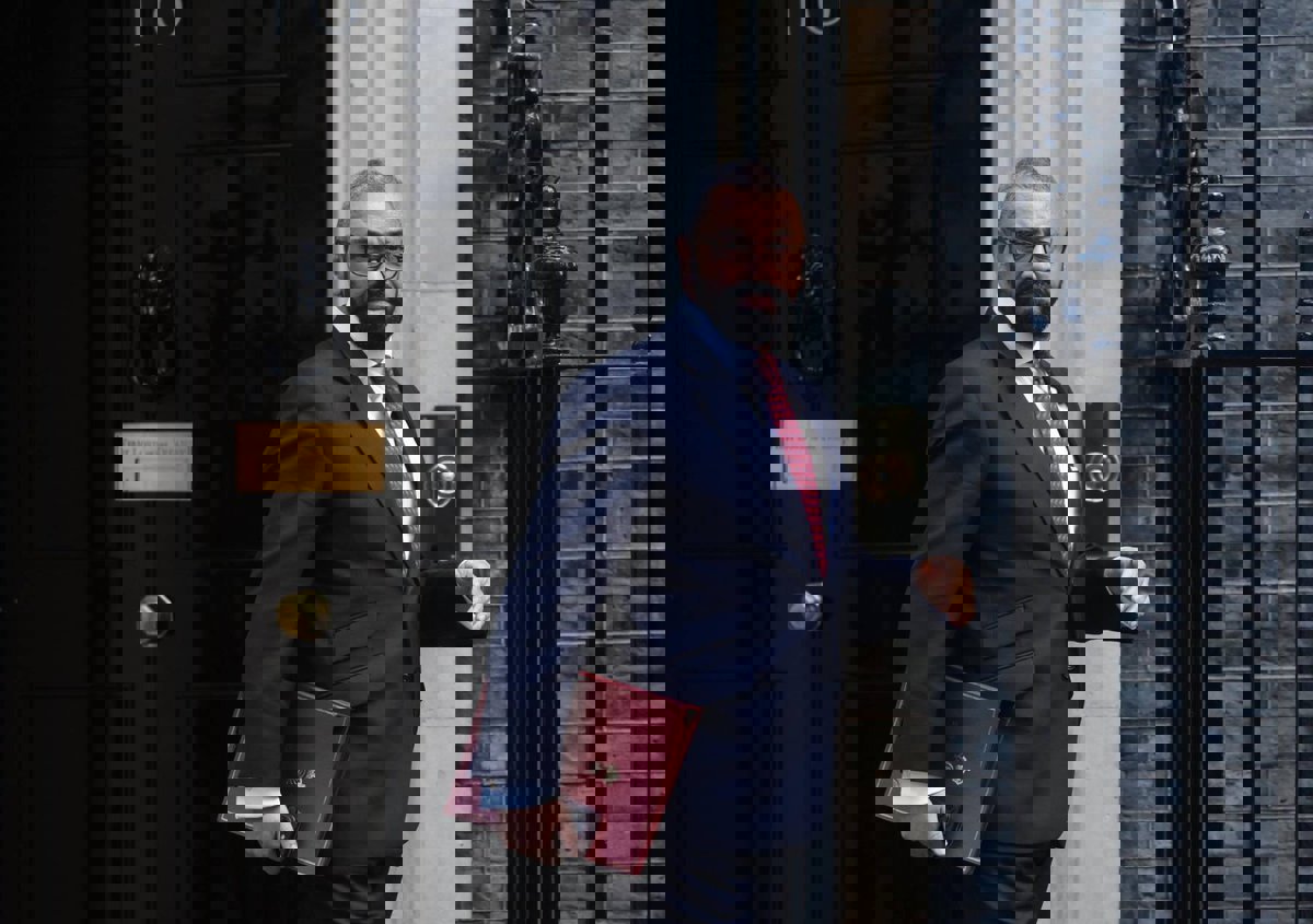 بريطانيا تواجه تحديا قانونيا بعد تعليمات جديدة بشأن الرعاية الاجتماعية