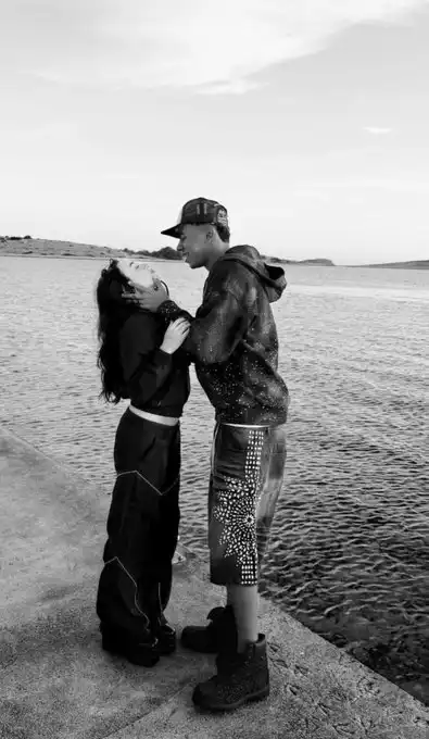 لامين يامال ونيكي نيكول