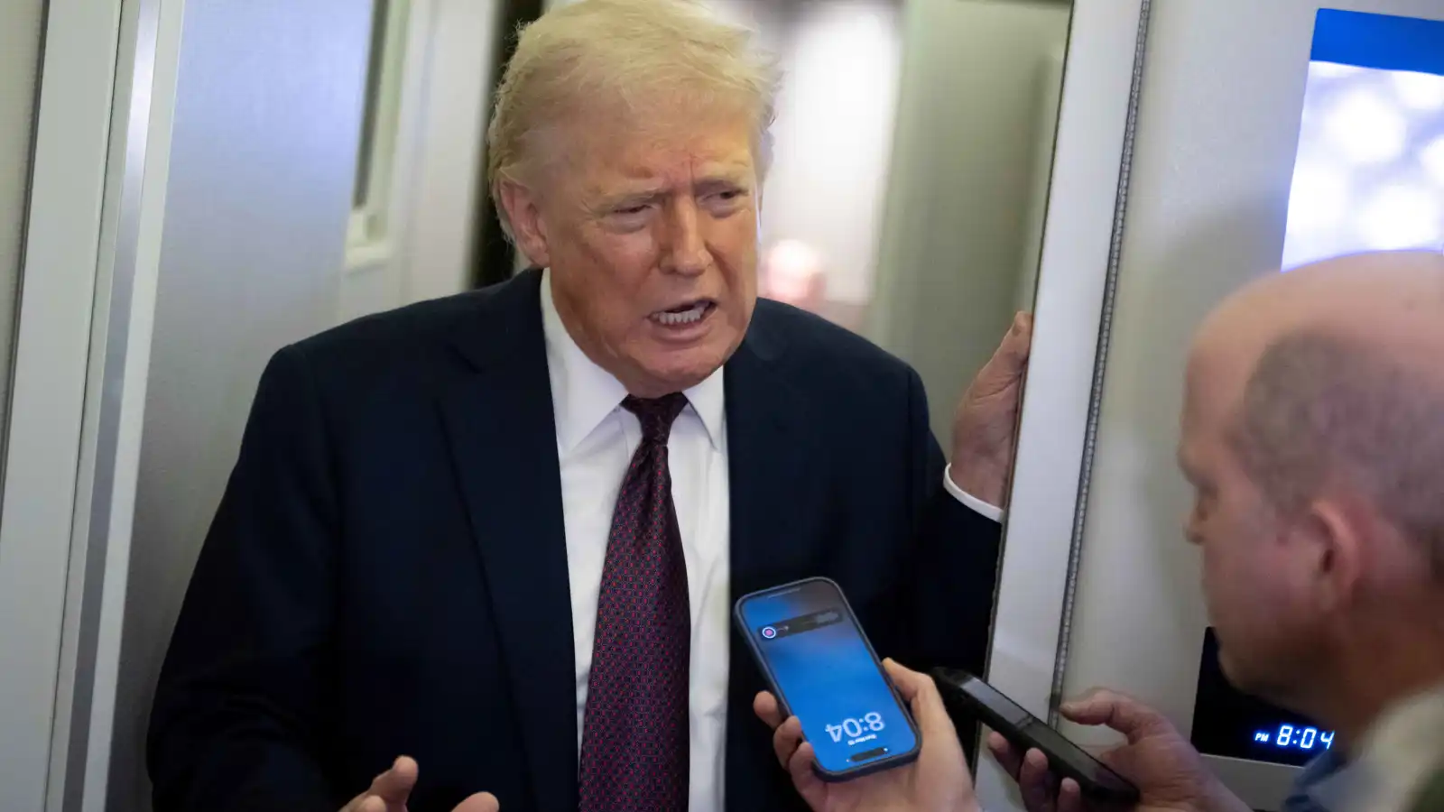 بعد قرار المحكمة العليا.. ترامب يؤكد حقه "المطلق" في فرض الرسوم الجمركية