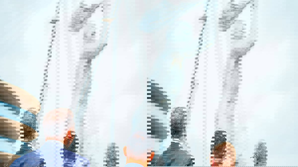 في ذكرى هدفه التاريخي.. مانشستر سيتي يزيح الستار عن تمثال أغويرو