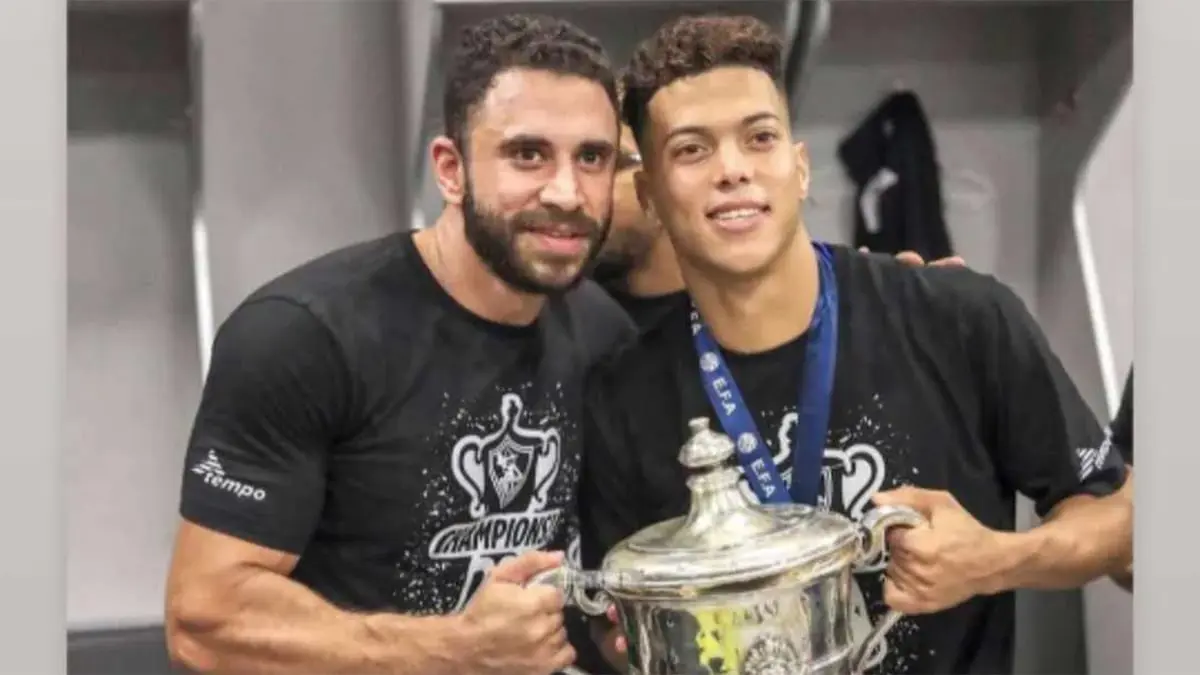 لفتة رائعة من إمام عاشور تجاه مدرب الزمالك المتوفى (صورة)