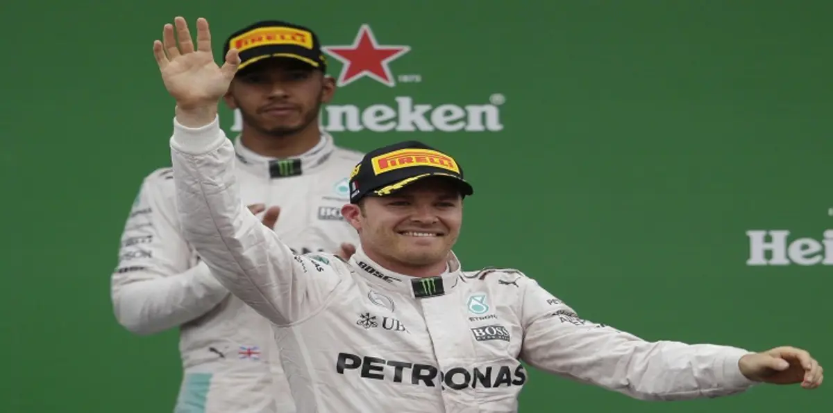 روزبرغ يفوز بسباق إيطاليا ويقترب من هاميلتون