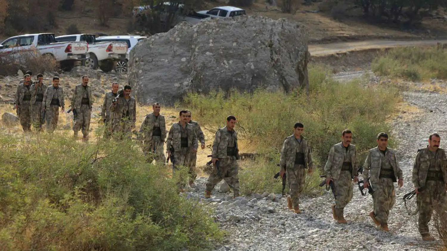 المونيتور: قوات كردية مدعومة من واشنطن على وشك دخول إيران من كردستان العراق