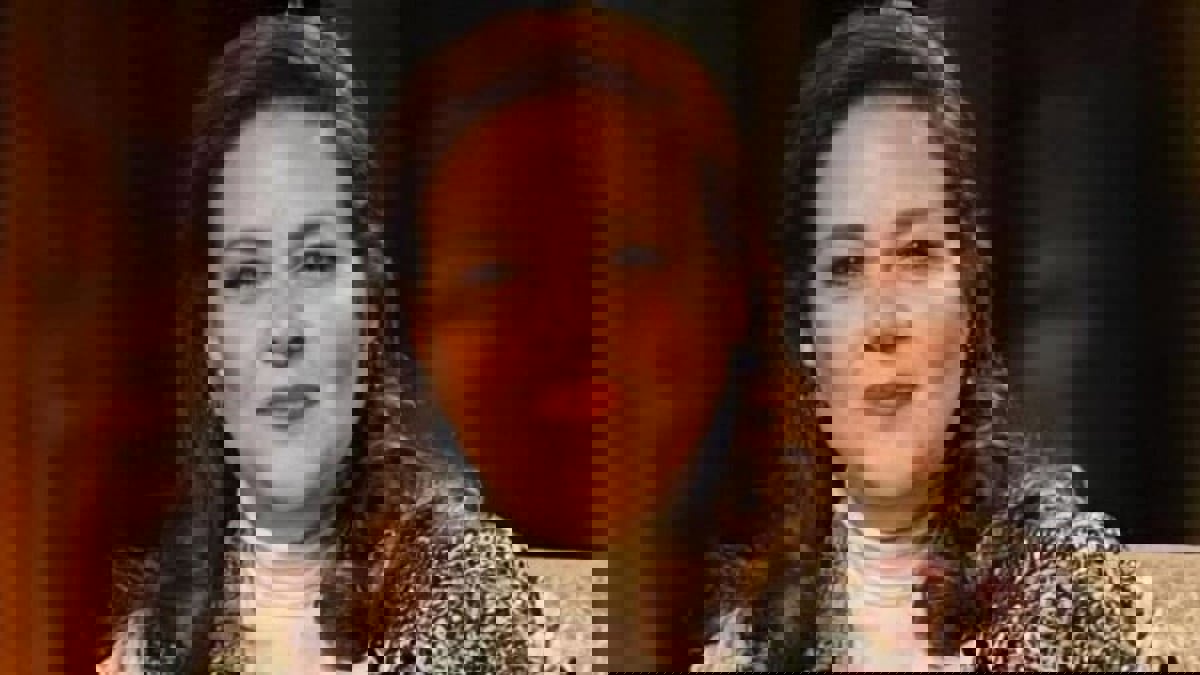 فنانون ومشاهير يشيعون جثمان الممثلة الراحلة دلال عبدالعزيز