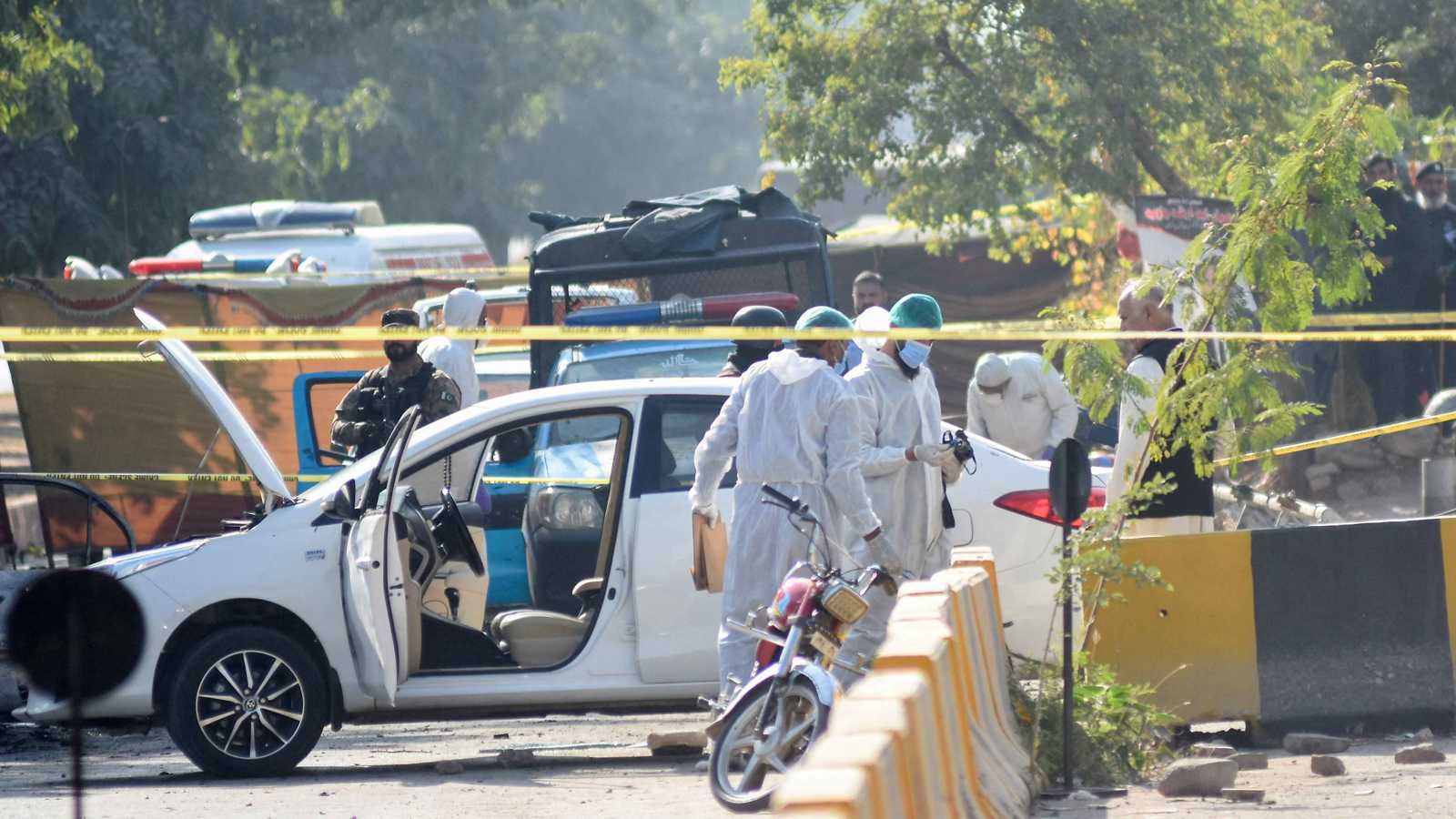 "'طالبان" باكستان تتبنى تفجيرا أوقع 12 قتيلا في إسلام أباد