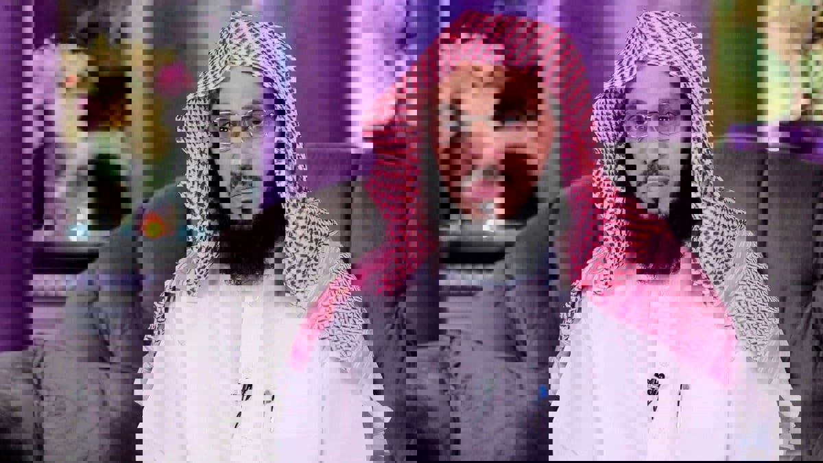 الداعية السعودي عائض القرني يدافع عن وليمته "الكبيرة"