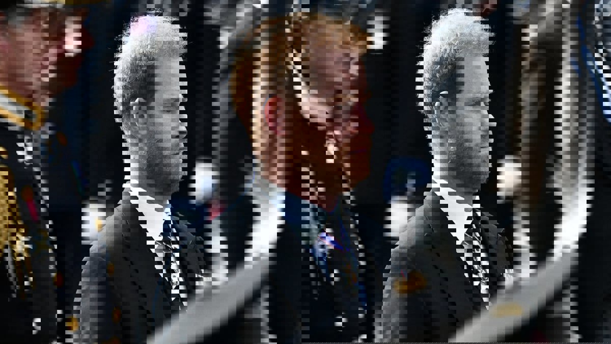 الأمير هاري يتهم العائلة المالكة بحجب معلومات عن اختراق هاتفه