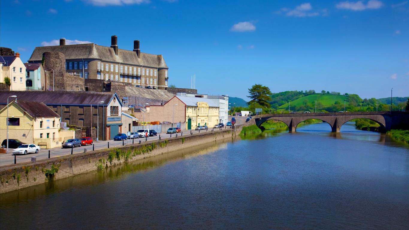 مدن بريطانية تاريخية "نادرة" تستحق الاستكشاف (صور)