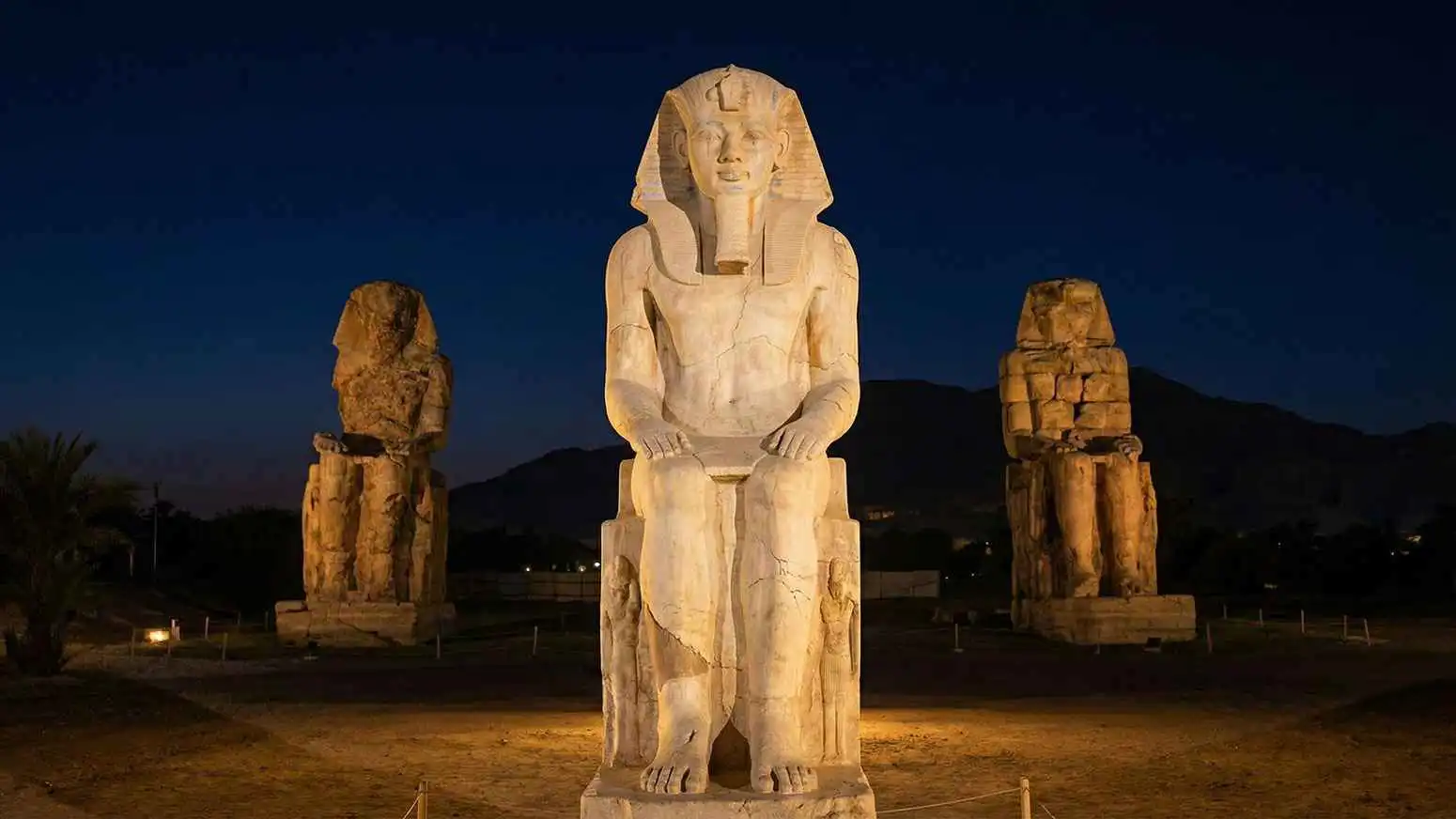 مصر.. الكشف عن تمثال أمنحتب الثالث بعد سنوات من الترميم