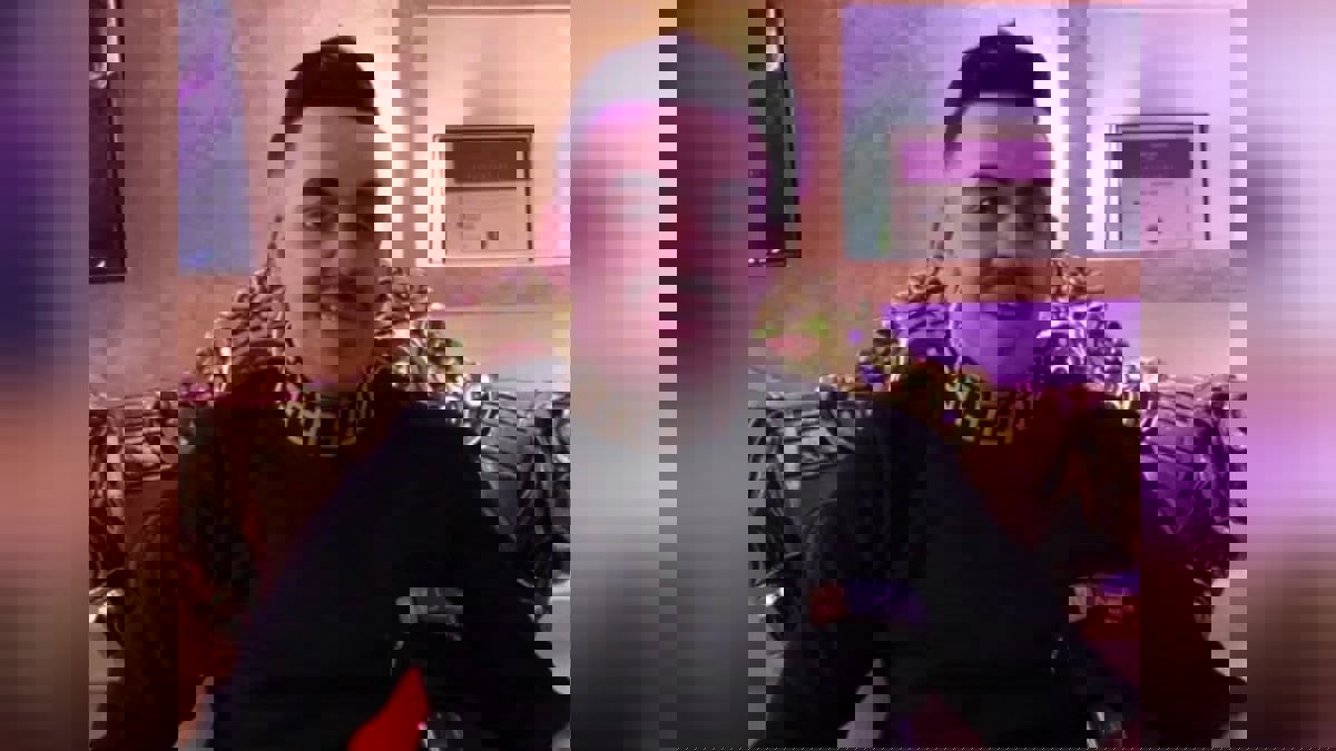 تعاطف واسع مع فنان جزائري استغاث لإنقاذ أخته من الموت‎ (فيديو)