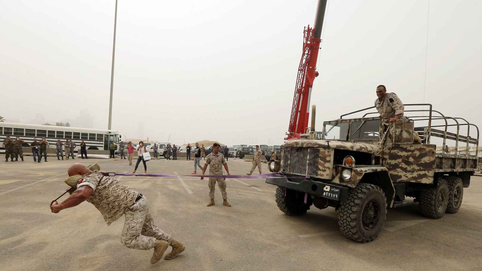 "إعادة تموضع".. الجيش اللبناني ينفي انسحابه من مراكز حدودية في الجنوب
