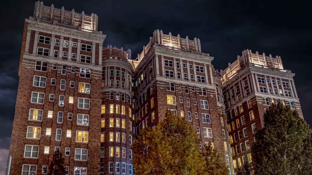 "فندق مسكون بالأشباح" يرعب الأندية في الولايات المتحدة