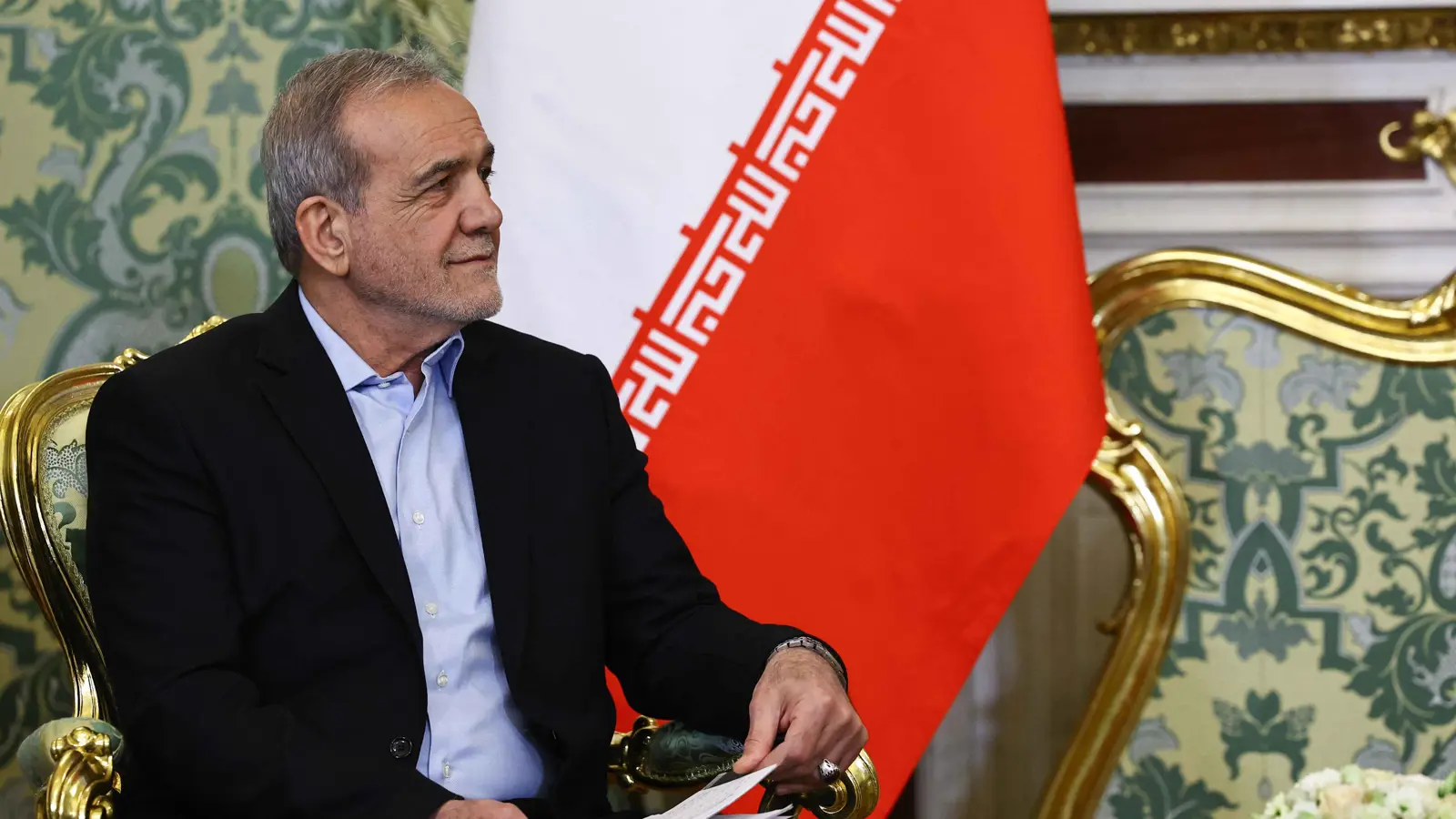 بزشكيان رداً على ترامب: "الأعداء يظنون أننا سنموت جوعاً"