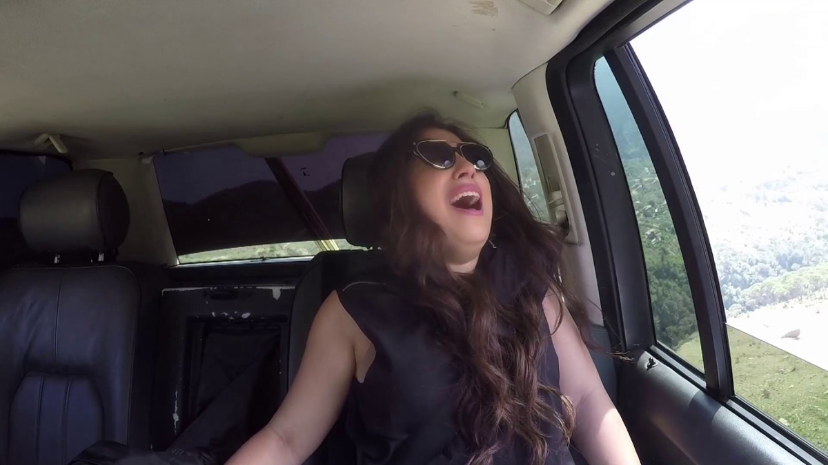 بالفيديو.. آيتن عامر تقع ضحية برنامج المقالب "هاني في الألغام"