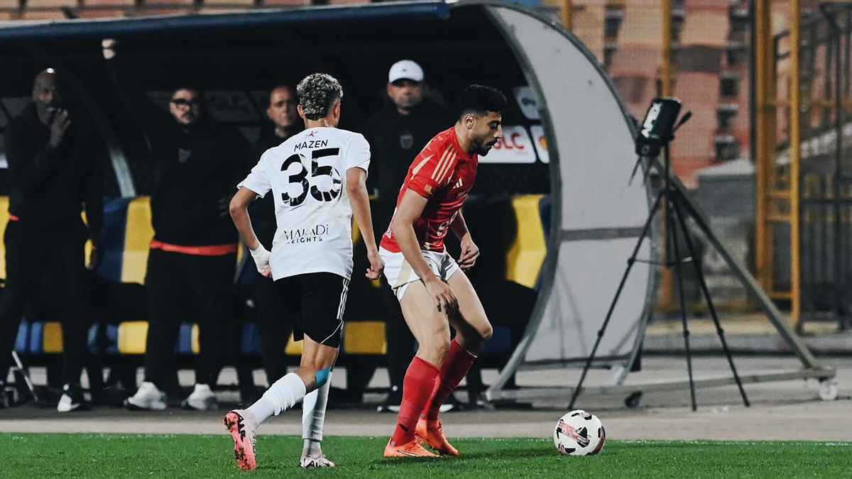 "ما يزعل".. أكرم توفيق يصدم مشجعا للأهلي المصري (فيديو)