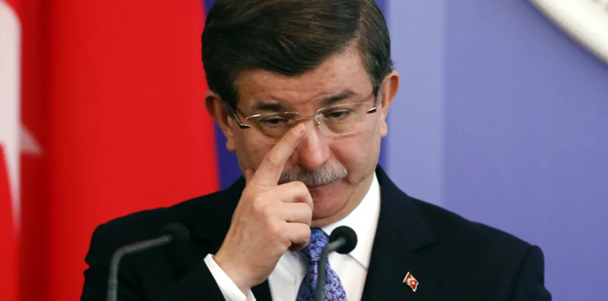 أوغلو يؤكد استمرار العمل على الدستور الجديد رغم انسحاب المعارضة