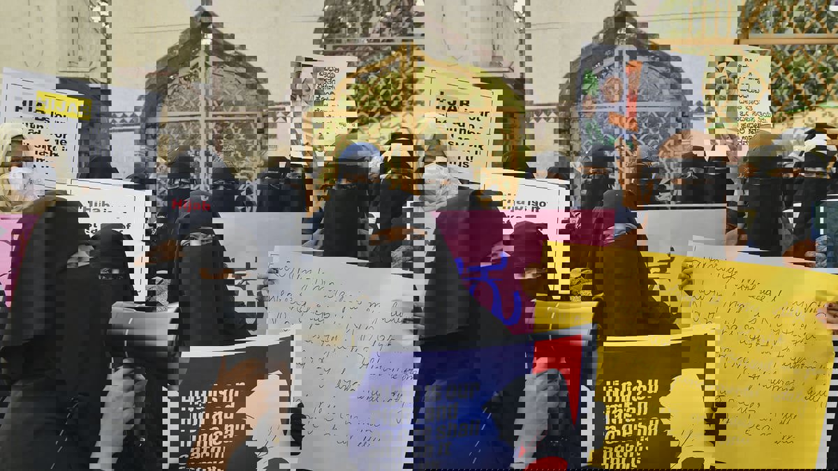 الهند.. احتجاجات على قرار مدارس منع ارتداء الحجاب