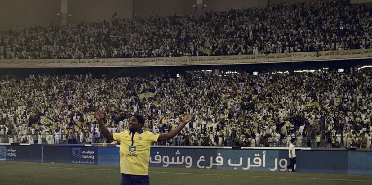 هل اُجبر عوض خميس على العودة إلى النصر السعودي؟.. وماذا ينتظره بعد توقيع عقدين؟