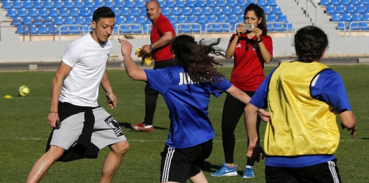 هل ينضم أوزيل للاتحاد السعودي؟ (صور)