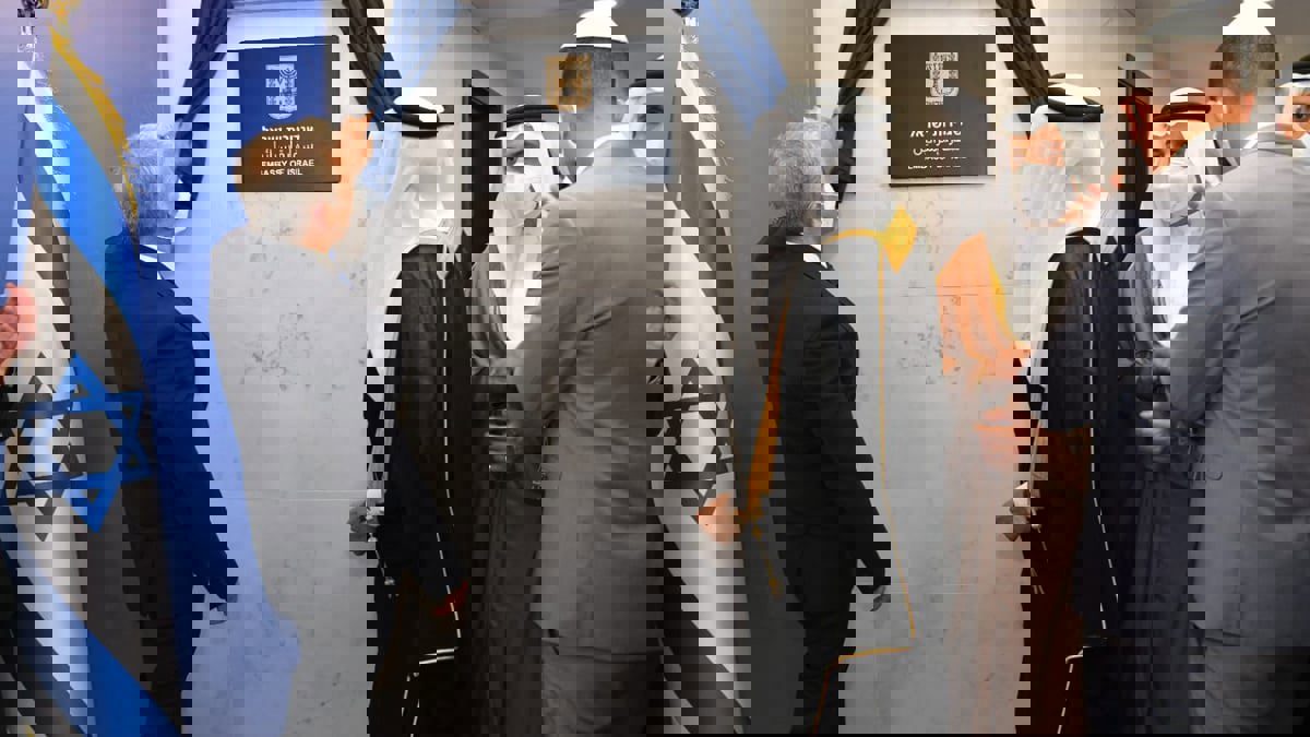 لابيد يفتتح مقر السفارة الإسرائيلية في البحرين