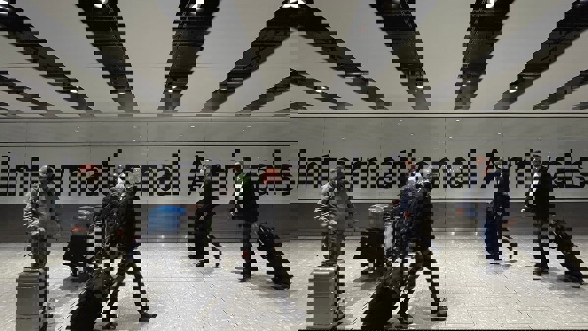 إسرائيل تحظر السفر إلى أمريكا بسبب المخاوف من "أوميكرون"