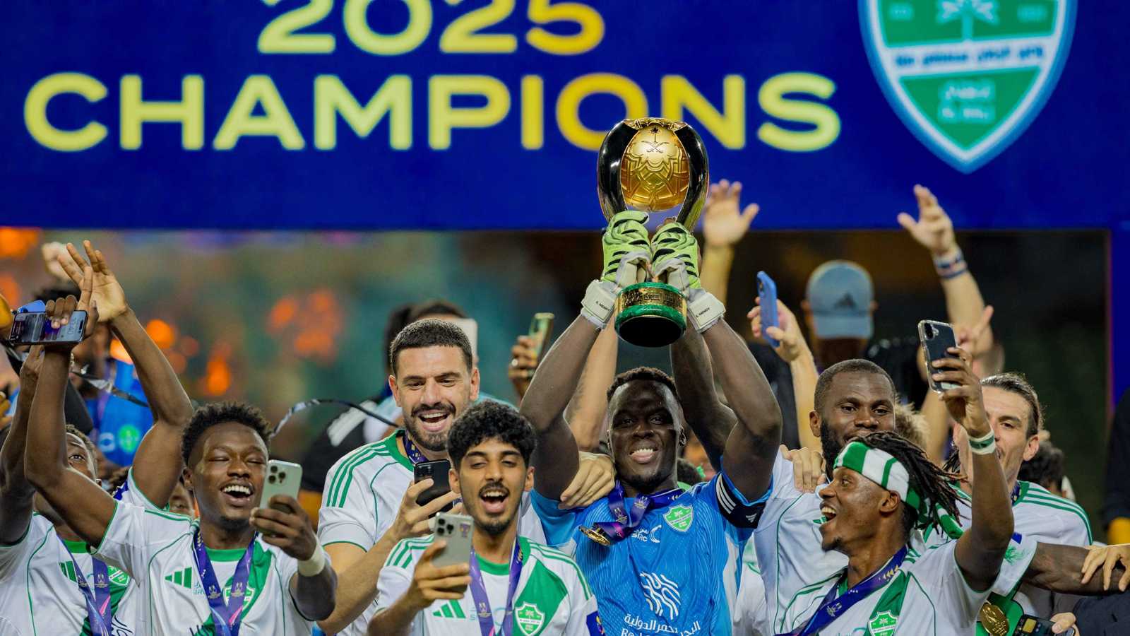 تقرير يحسم الجدل.. هل يُسحب كأس السوبر السعودي من الأهلي؟