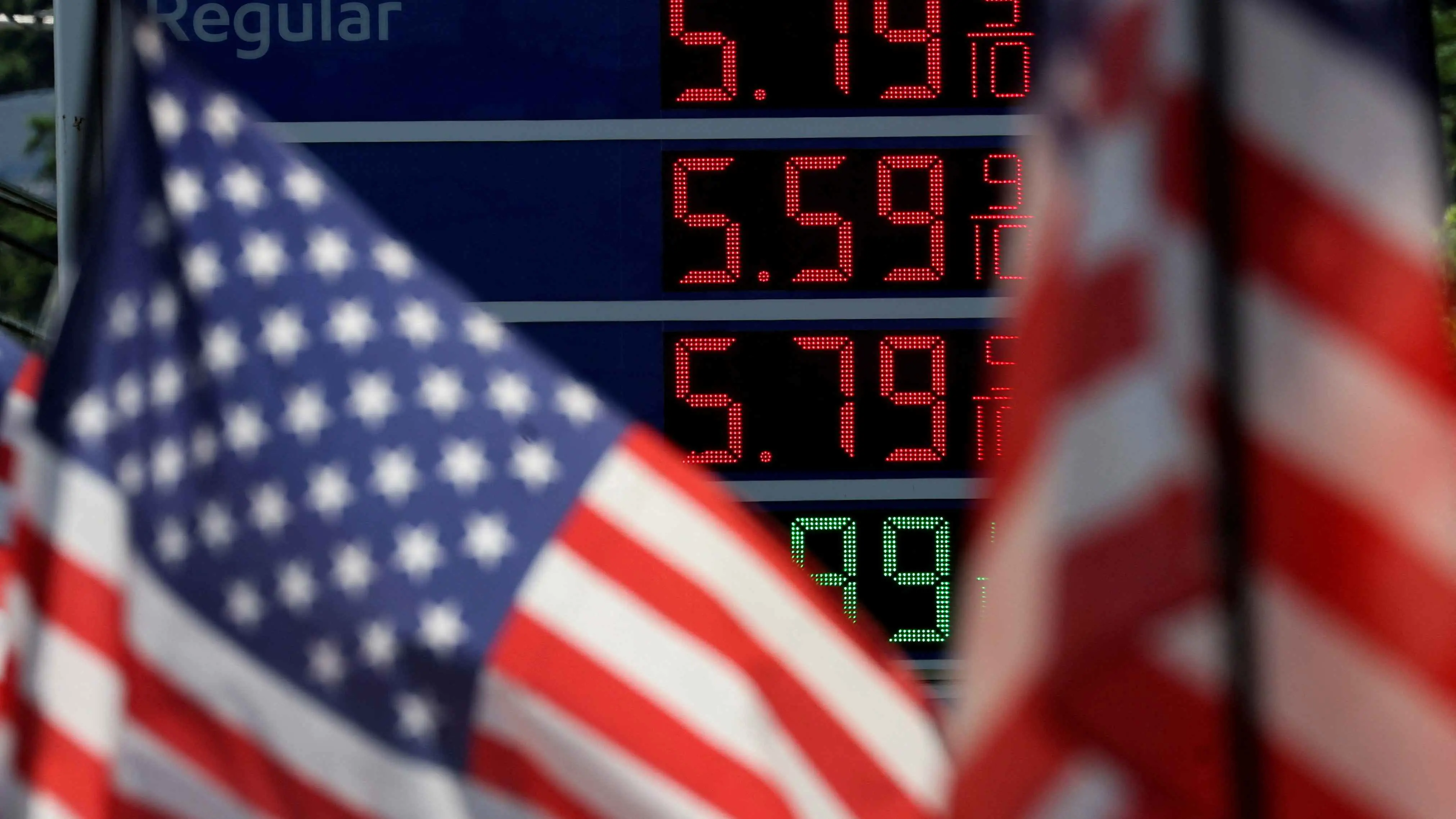 استقرار أسعار النفط مع ترقب لرسوم أمريكية على كندا والمكسيك