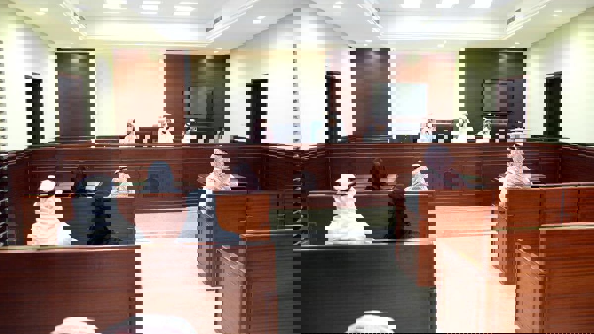 موظف بلدية في السعودية يكسب قضايا ضد 7 جهات حكومية