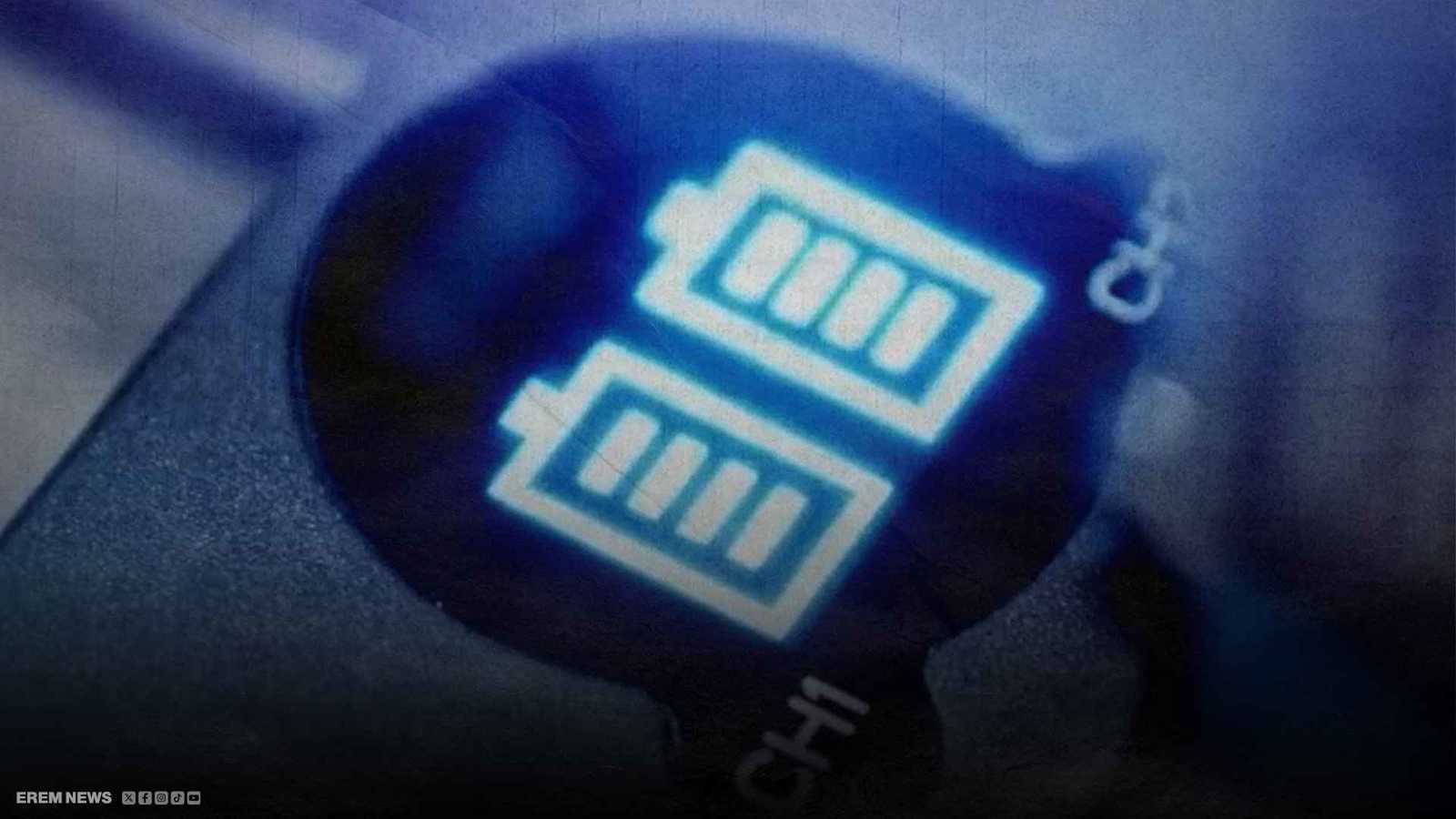 لحظات رعب على ارتفاع آلاف الأقدام بسبب شاحن محترق (فيديو)