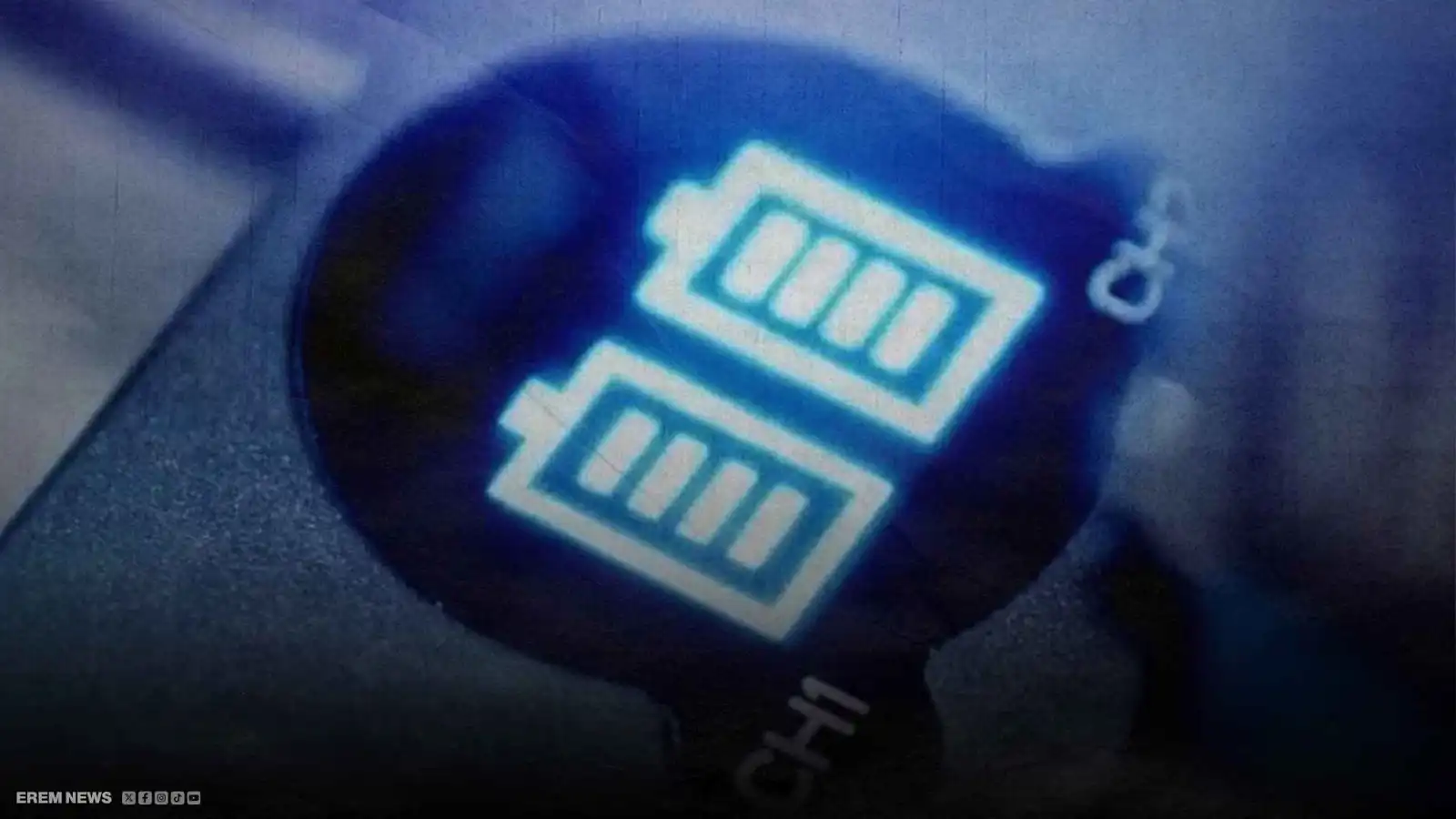 لحظات رعب على ارتفاع آلاف الأقدام بسبب شاحن محترق (فيديو)