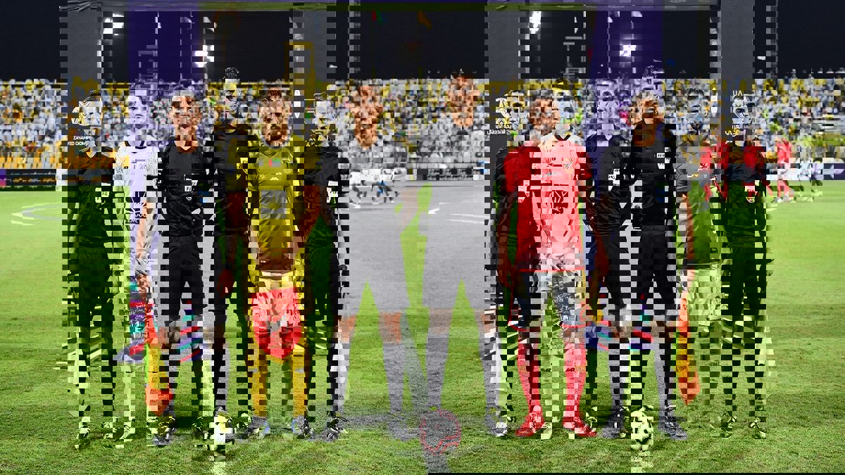 عماد متعب يكشف السبب الحقيقي لاعتداء حسام عاشور على حكم مباراة الأهلي والوصل في كأس زايد (فيديو)