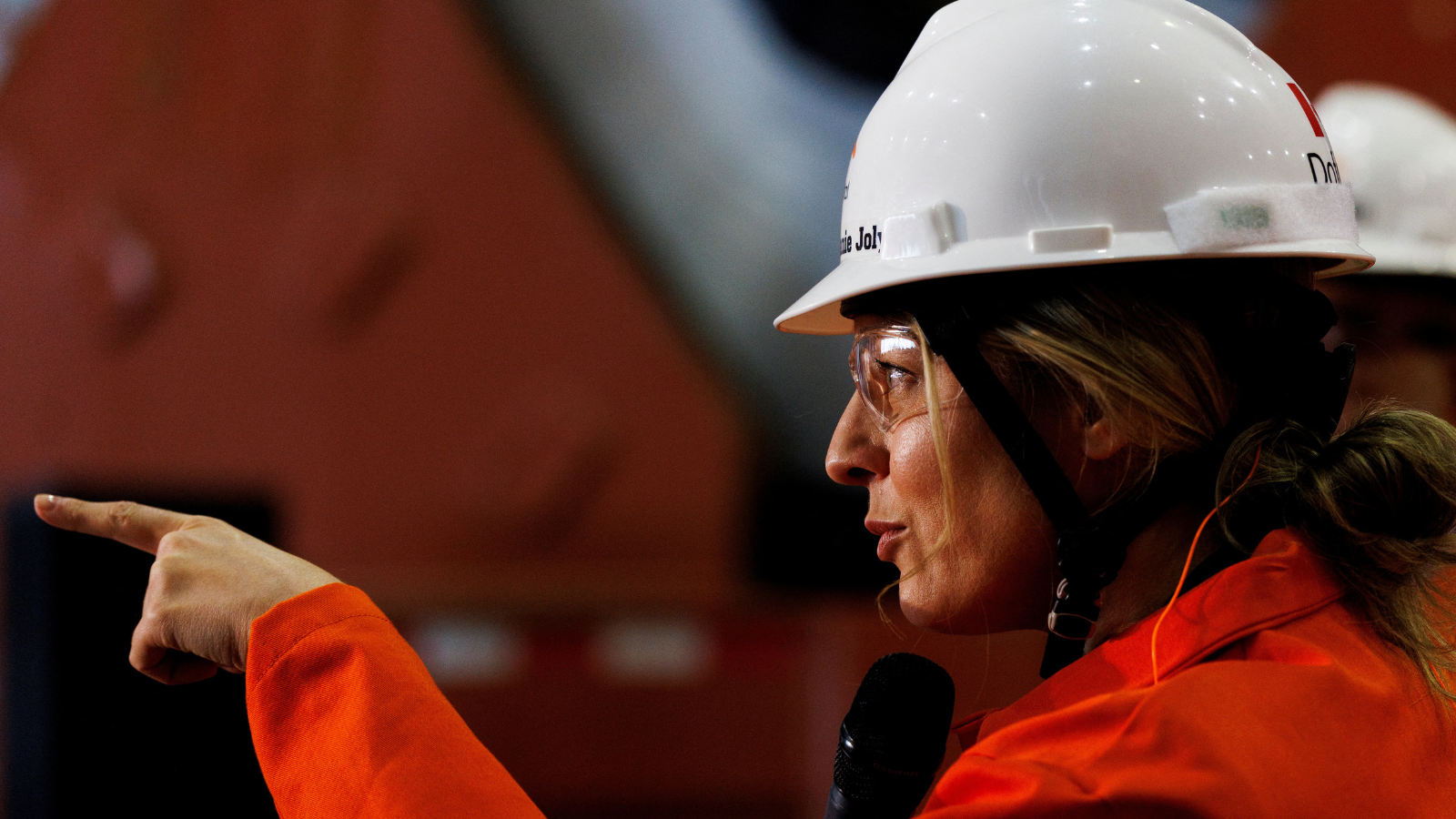 الحكومة الكندية تقرر إيقاف عمليات شركة "هيكفيجن" الصينية