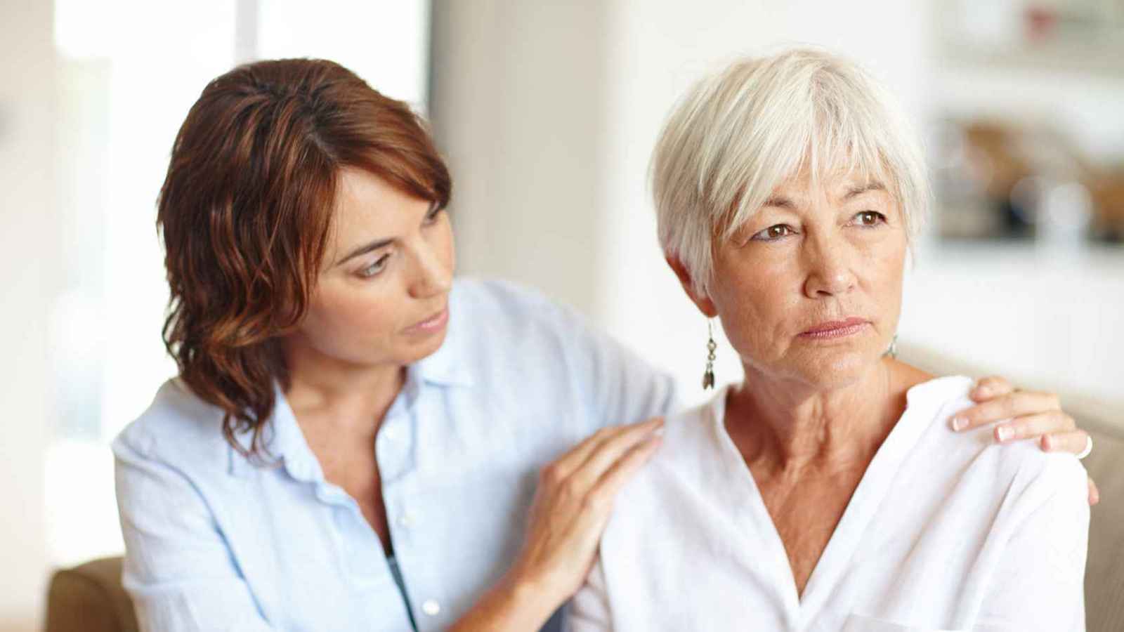 5 أسباب شائعة للتقلبات المزاجية لدى كبار السن