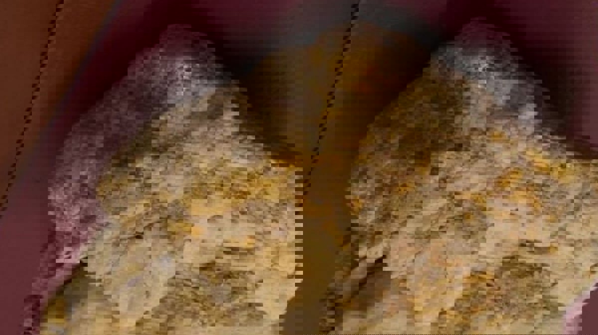 أسترالي محظوظ يعثر على صخرة بمئات آلاف الدولارات (صور) 