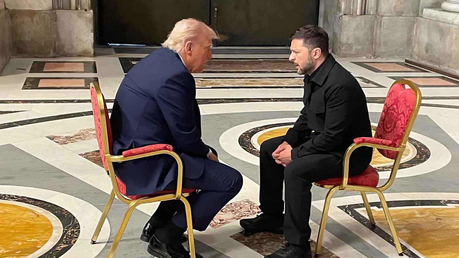 بعد إقرار اتفاق المعادن.. مباحثات هاتفية "جيدة" بين ترامب وزيلينسكي