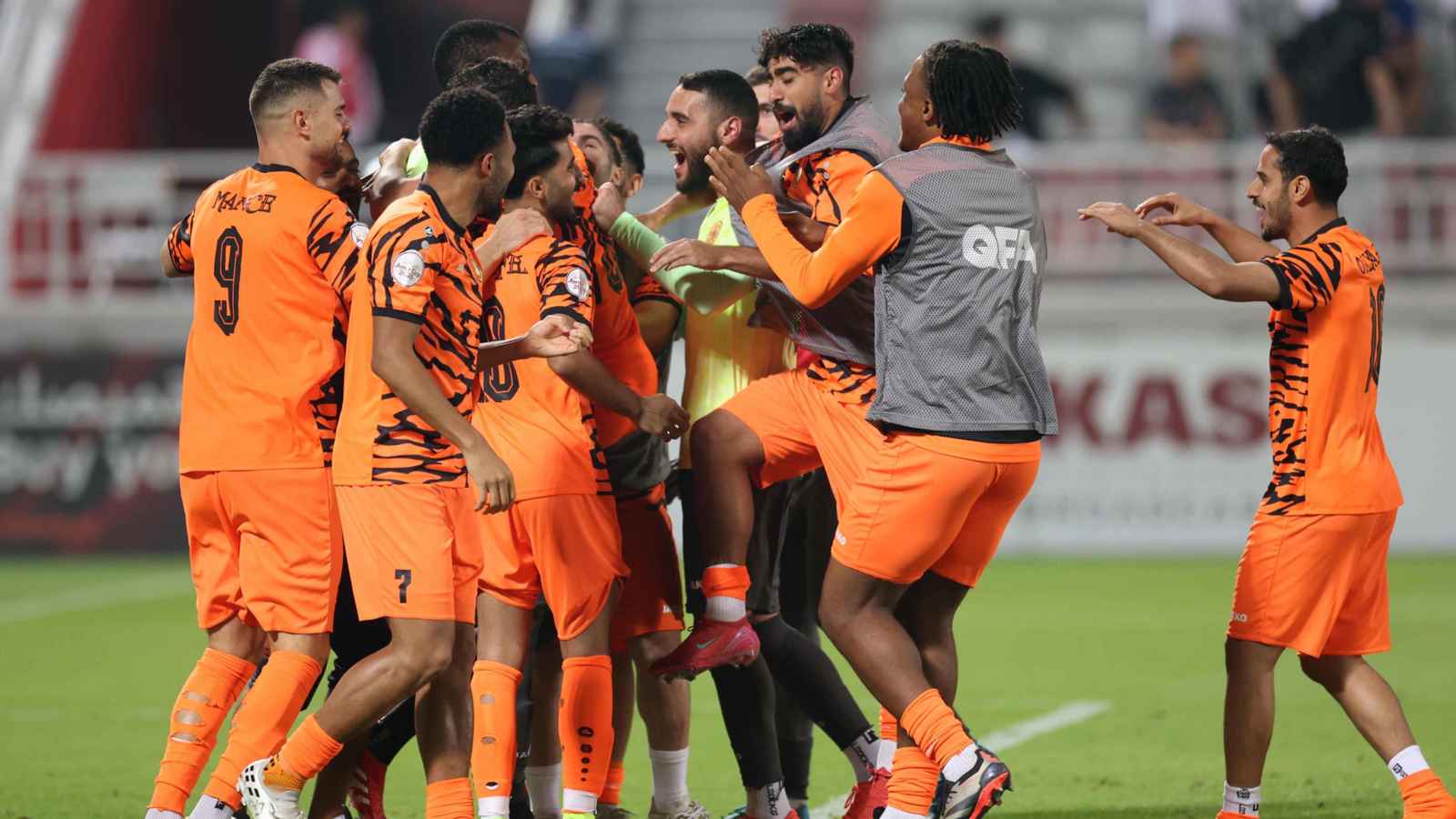 حكم قطري يفجر ضجة بعد خطأ في ركلات الترجيح في كأس الأمير (فيديو)