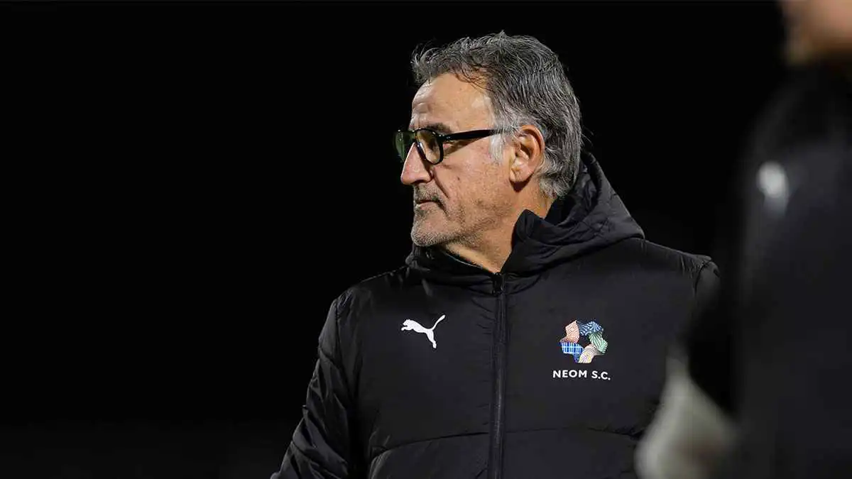 قلة احترام الإدارة والجماهير.. خالد الشنيف يفتح النار على مدرب نيوم (فيديو)