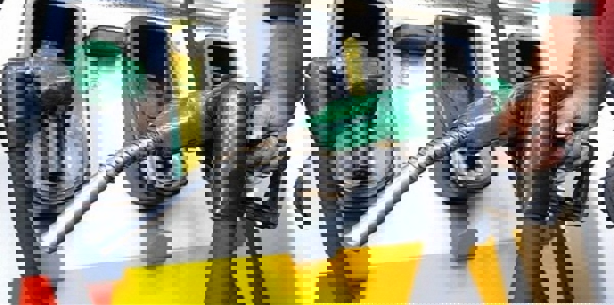 البحرين تزيد أسعار البنزين 50% بعد خفض الدعم