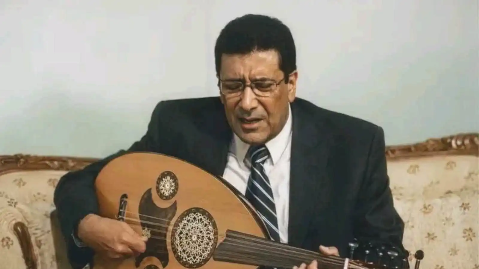 "فنان المواعيد".. رحيل المطرب اليمني عبد الرحمن الحداد