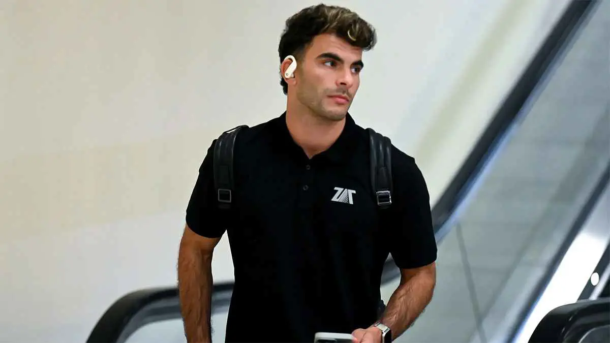 رد فعل مثير من مدرب الأهلي بسبب "زيزو" (فيديو)