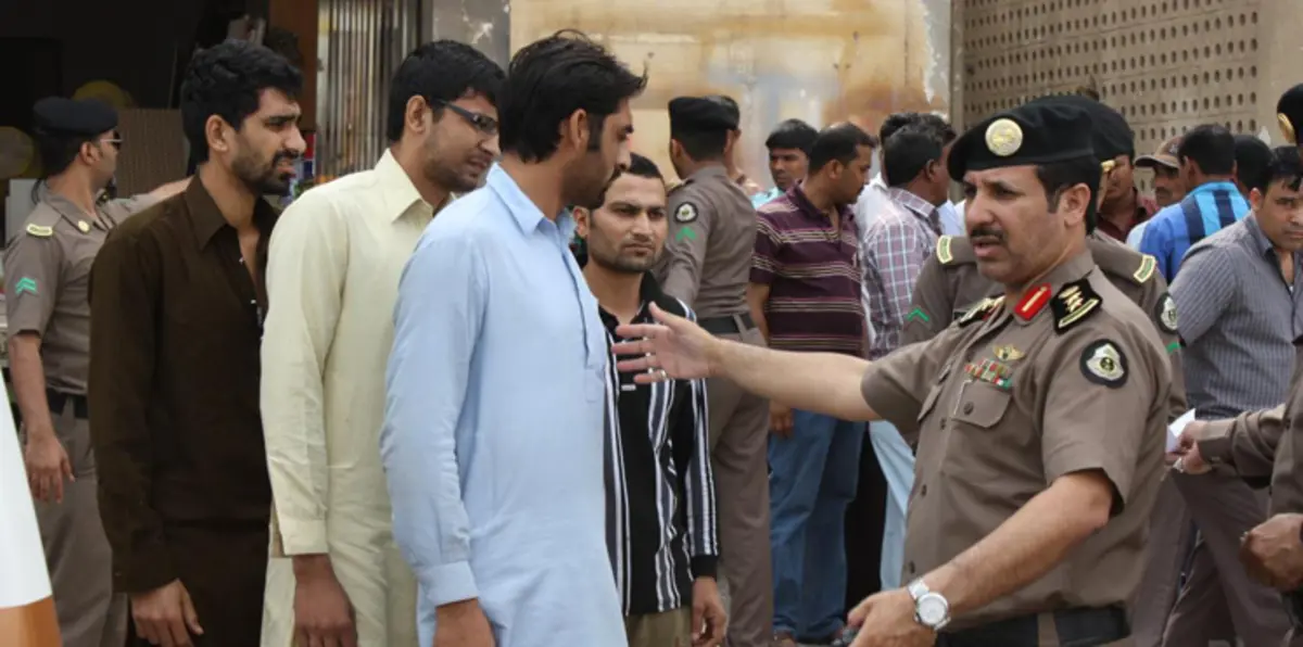 بهدف "سعودة" الوظائف.. مطالبات برفع كلفة استقدام الوافدين للحد من البطالة