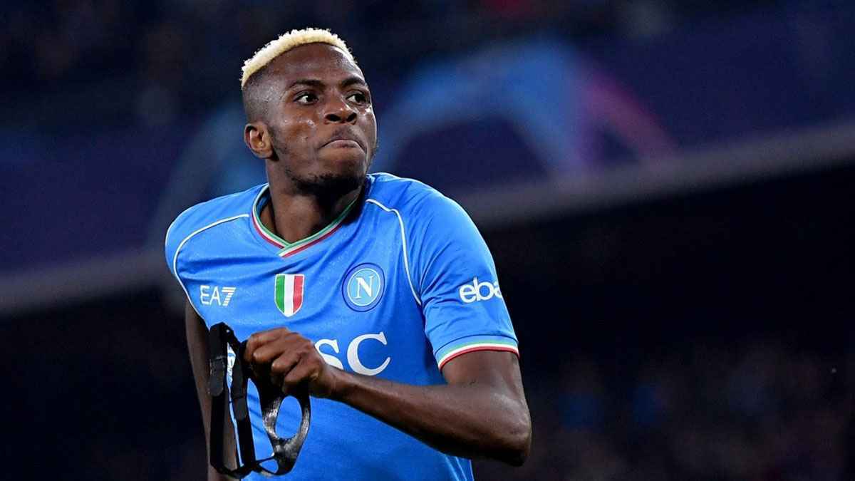 هل بدأ أوسيمين التمرد على نابولي؟