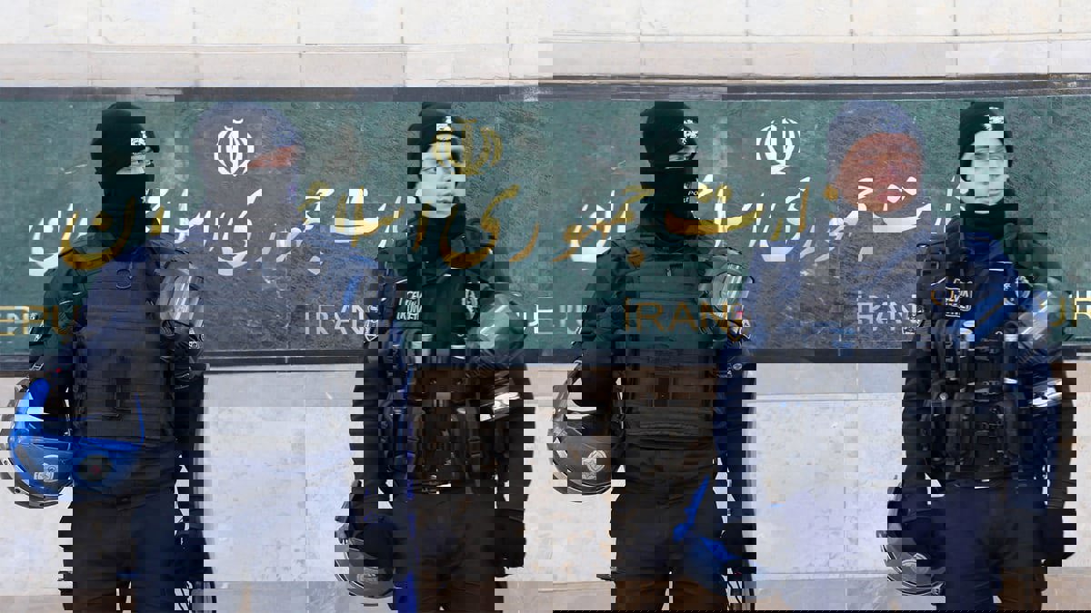 إيران تعتقل 21 عنصرا من "مجاهدي خلق" في طهران

