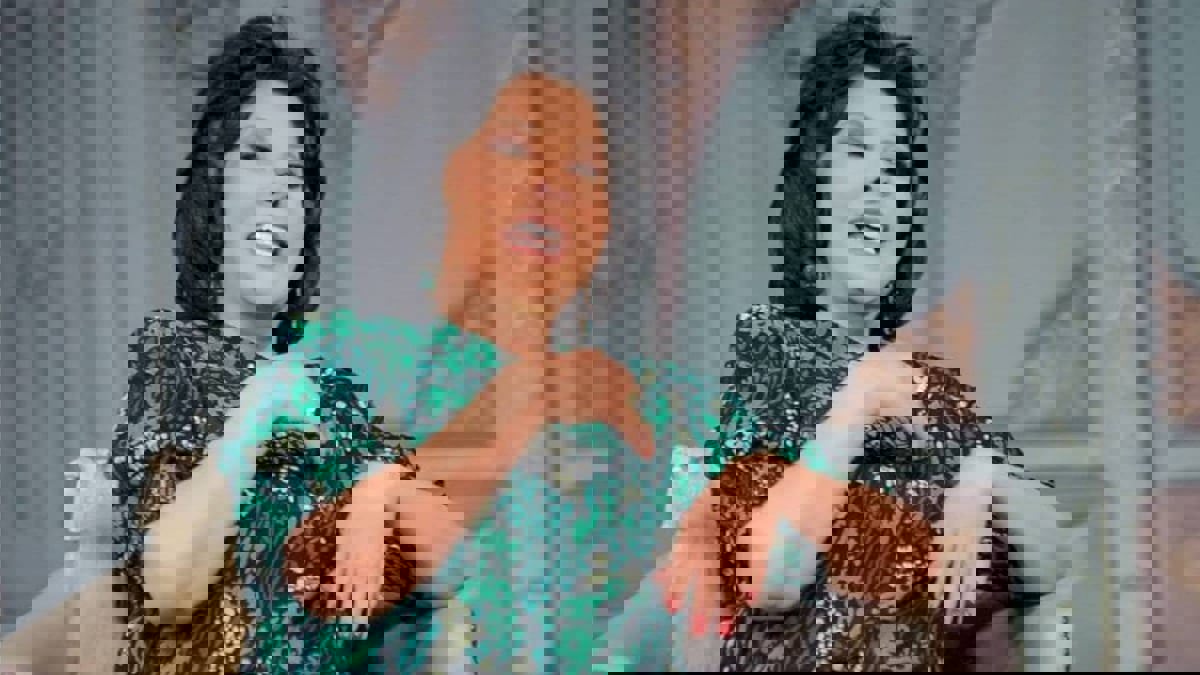 مشهد طريف لإسعاد يونس وشيماء سيف يصل إلى العالمية