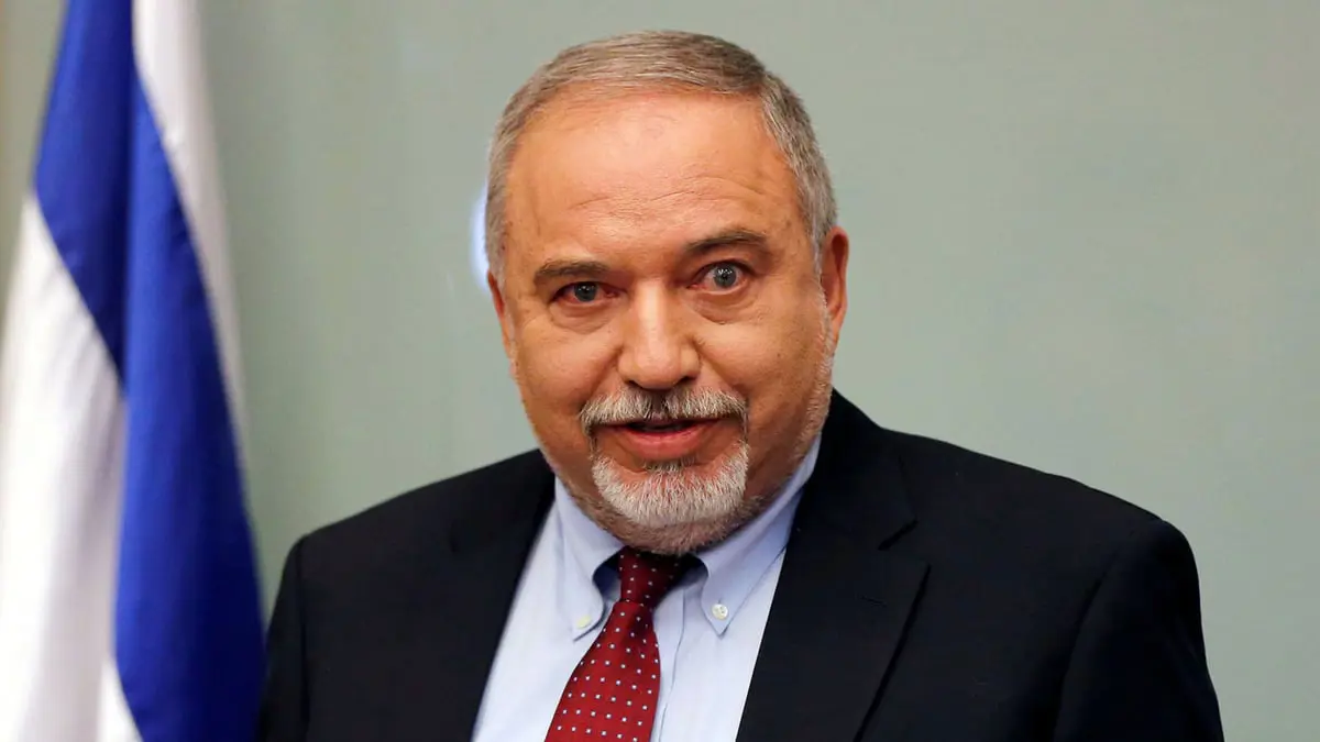 اتهام ليبرمان بإهانة "الهولوكوست" بعد تشبيهه أساليب نتنياهو بـ"النازية"