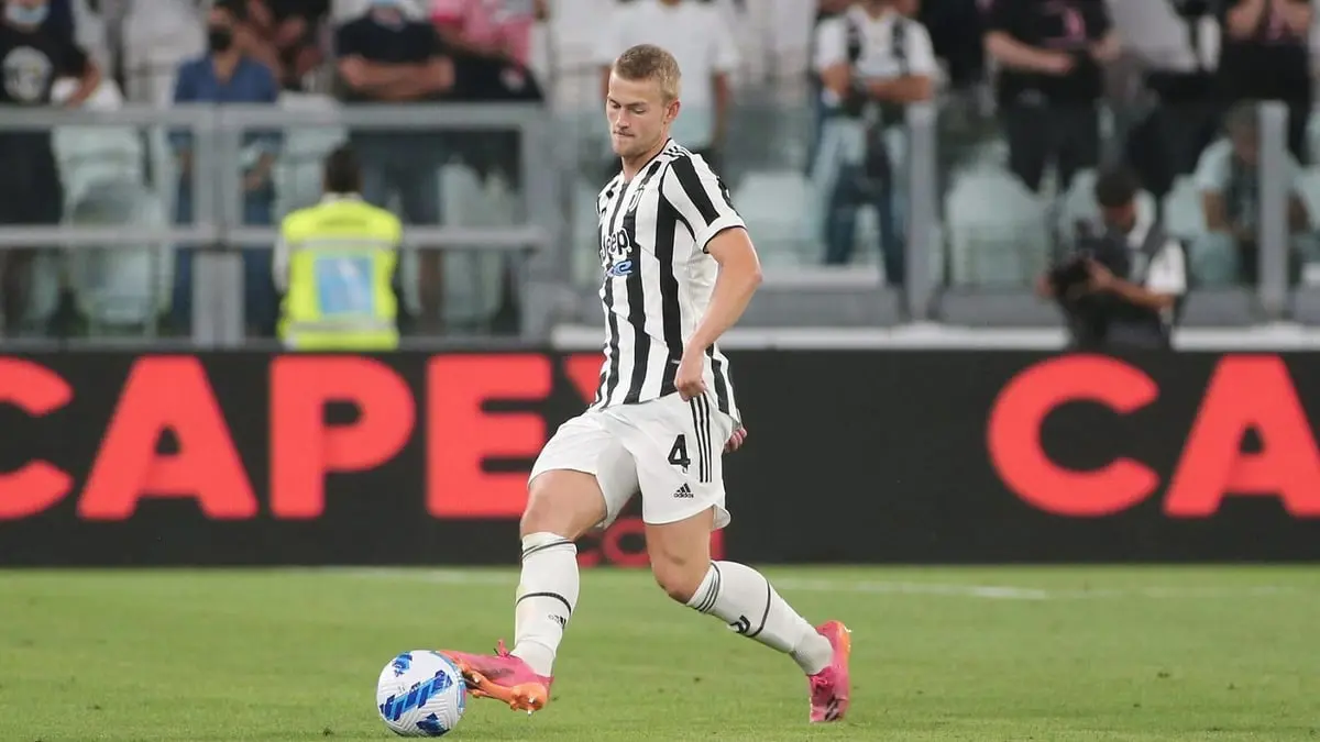 رايولا يفتح الباب أمام رحيل دي ليخت عن يوفنتوس