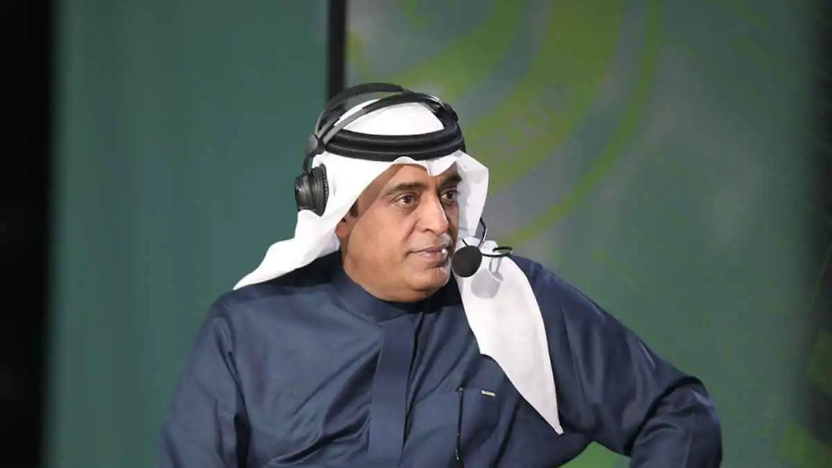 بسبب رسالة "واتس آب".. وليد الفراج يبكي على الهواء (فيديو)