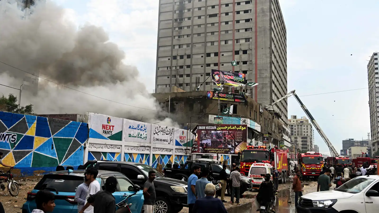 4 قتلى بانفجار مستودع ألعاب نارية في باكستان (فيديو)