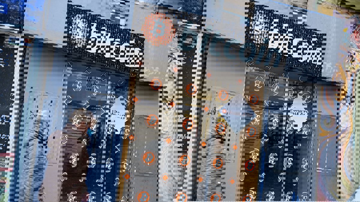 مسؤول أمريكي: لا خطط لحظر العملات المشفرة