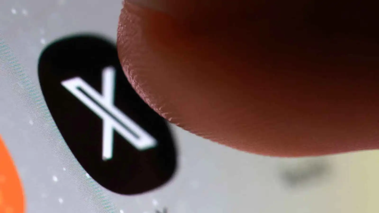 مستخدمون يشتكون من عطل فني ضرب منصة "إكس" حول العالم